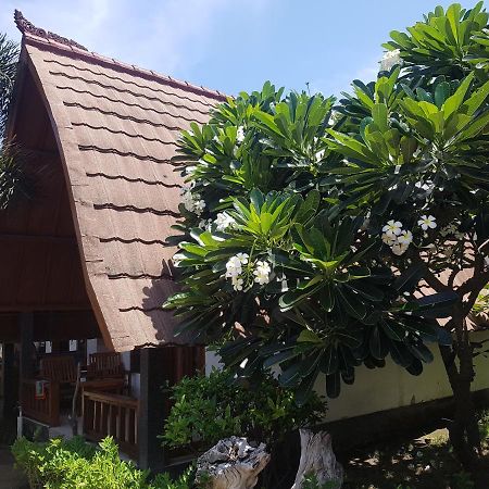 Tapada Apartment Gili Air Exterior photo