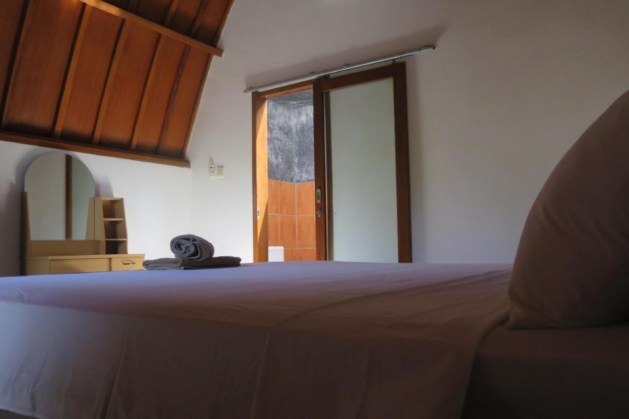 Tapada Apartment Gili Air Exterior photo
